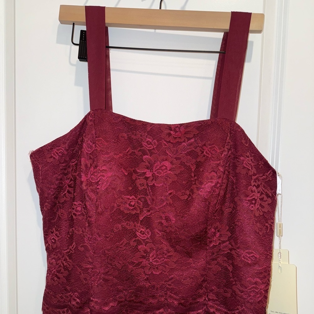 NWT Elegant Burgundy Lace Wedding Dress Size 16 - Picture 2 of 9